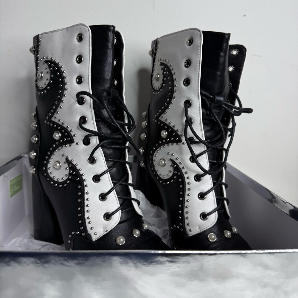 Chic Black and White Ankle Booties - Picture 7 of 11